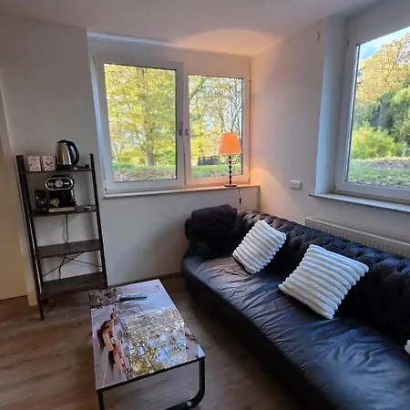 Modernes 3-zimmer-apartment Mit Separatem Eingang アパート *