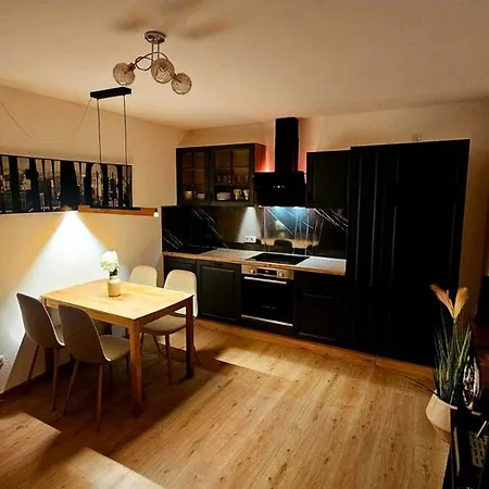 Moderne 3-zimmer-wohnung Mit Separatem Eingang 公寓 *