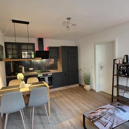Modernes 3-zimmer-apartment Mit Separatem Eingang Daire